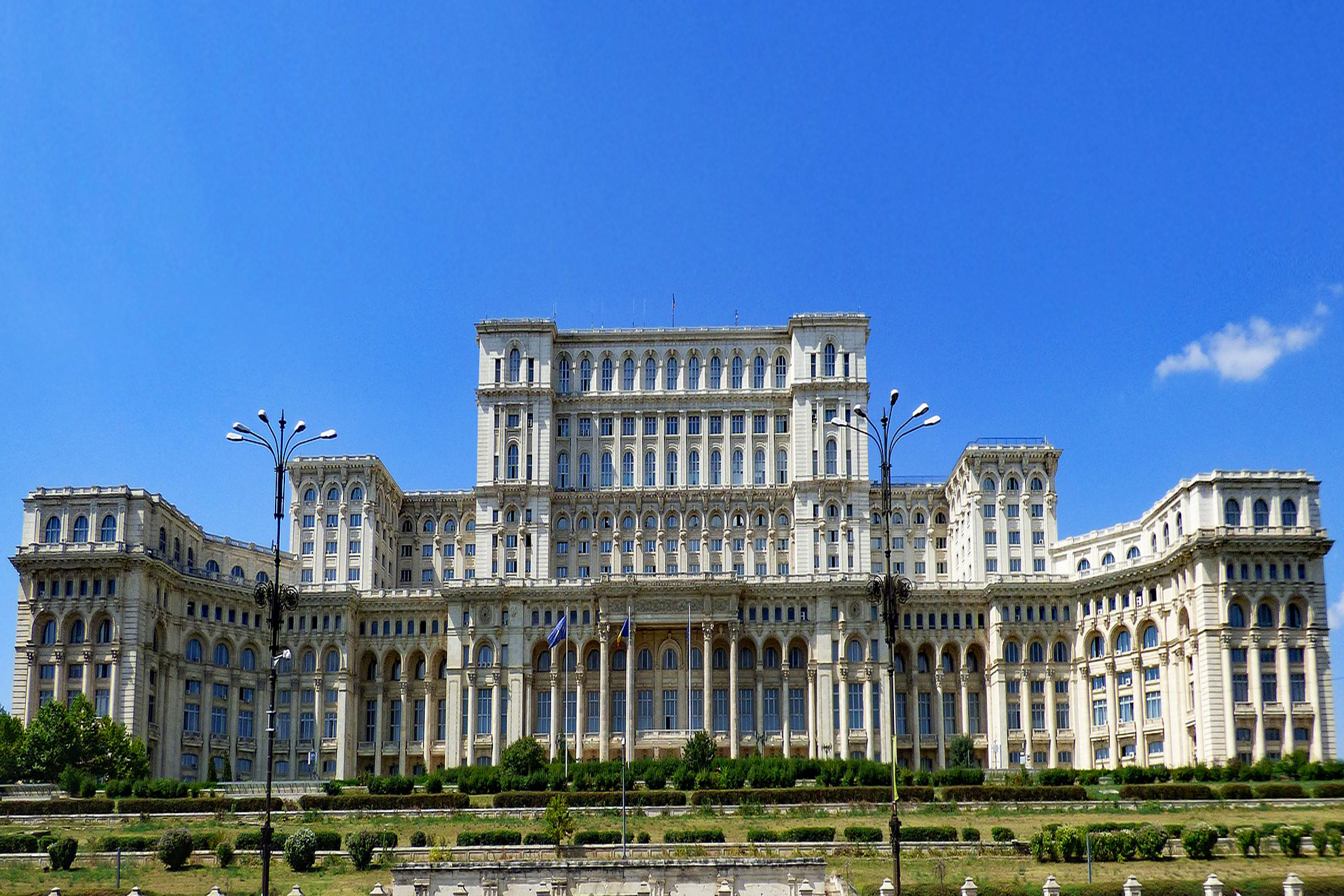 Предколеден СПА уикенд - Термите на Букурещ - Парламента, Букурещ, Румъния - The Palace of the Parliament, Bucharest, Romania